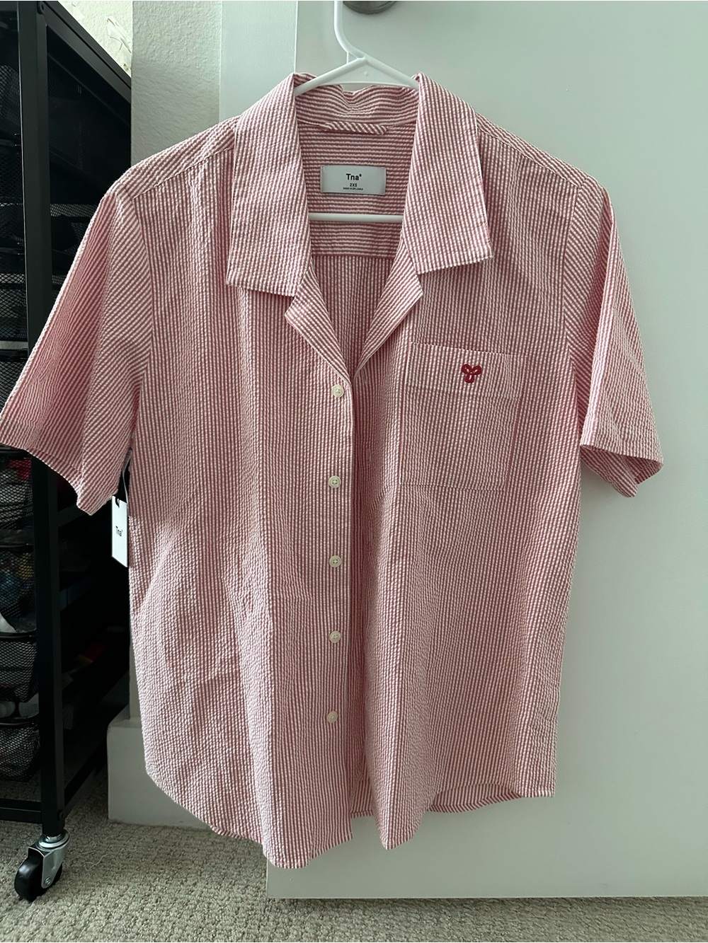Aritzia TNA Pink and White Striped Seersucker Short-Sleeve Button-Down Shirt
